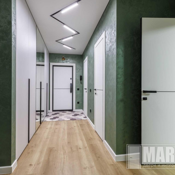 Современный стиль: входная дверь с умным замком в шпоне дуба, межкомнатные двери с алюминиевой кромкой и молдингами (85)