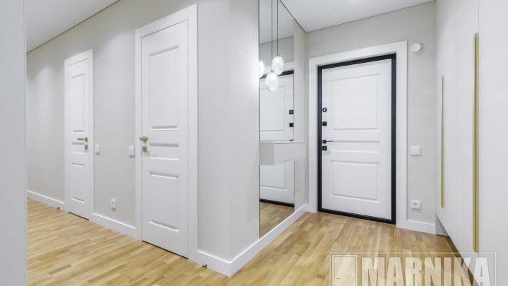 Классика с итальянской фрезеровкой: входная и межкомнатные двери, порталы и плинтуса (86)