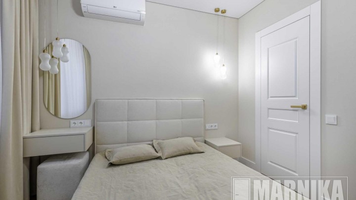 Классика с итальянской фрезеровкой: входная и межкомнатные двери, порталы и плинтуса