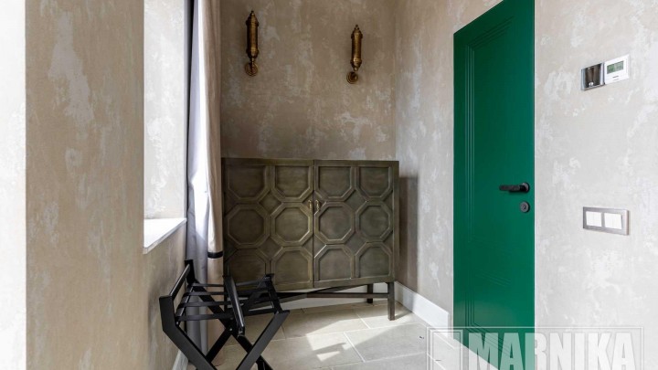 Двери для бутик-отеля: скрытые, зеркальные, маятниковые