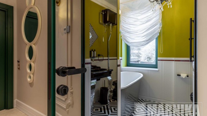 Двери для бутик-отеля: скрытые, зеркальные, маятниковые