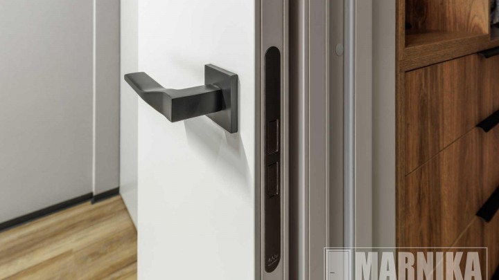 Дверь-книга, двери скрытого монтажа, входная дверь в покрытии "Травертин"