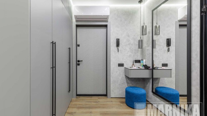 Дверь-книга, двери скрытого монтажа, входная дверь в покрытии "Травертин"