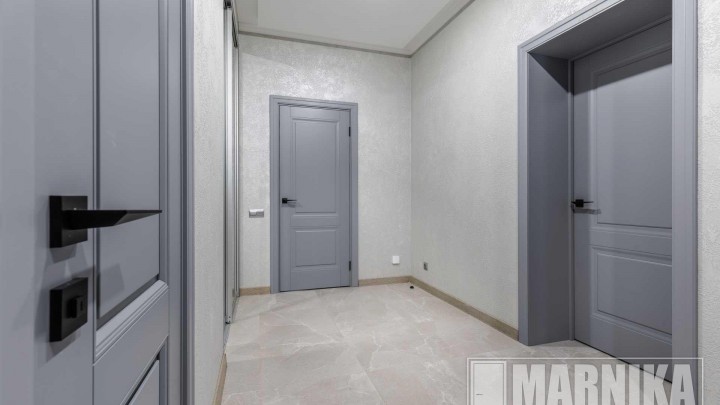 Современная классика с фигурным наличником