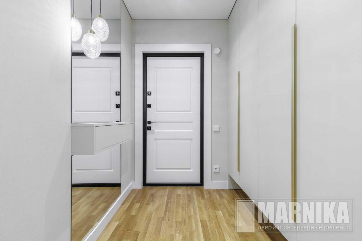 Классика с итальянской фрезеровкой: входная и межкомнатные двери, порталы и плинтуса